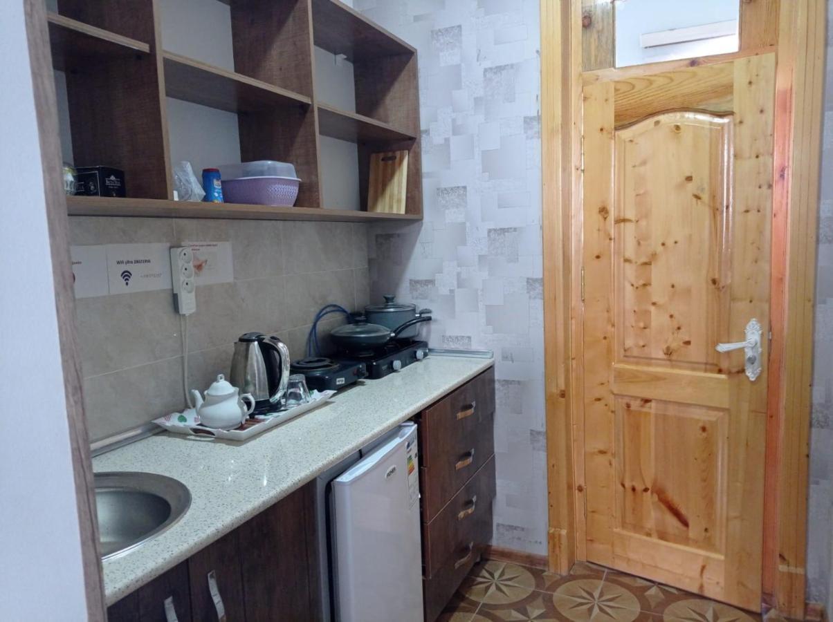 Bizim Ev Hostel Naftalan Bagian luar foto